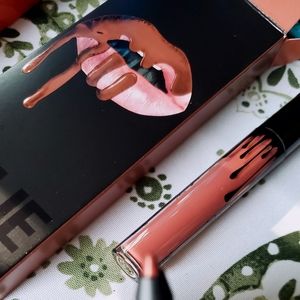 Kylie cosmetics lip kit nude pink